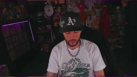 Snapshot of beastbxy chatting on 09/24/25, 10:13 beast bxy online show from 09/24/25, 10:13