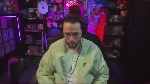 Snapshot of beastbxy chatting on 10/15/25, 01:06 beast bxy online show from 10/15/25, 01:06