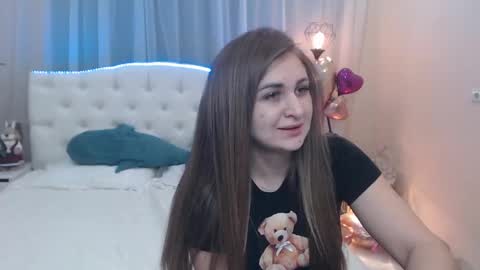 Snapshot of beataangel chatting on 03/06/25, 05:33 beataangel online show from 03/06/25, 05:33