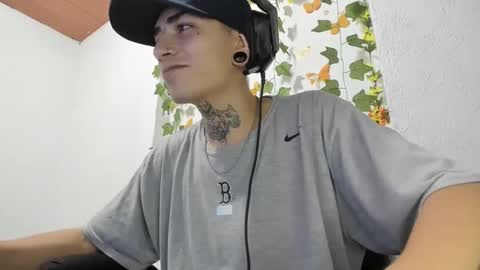 Snapshot of beatandtalk chatting on 10/30/25, 04:08 beatandtalk online show from 10/30/25, 04:08