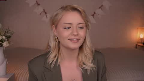 Beatrice online show from 12/22/25, 08:17