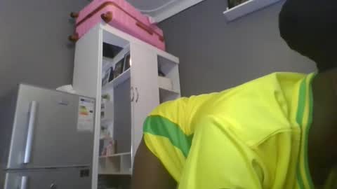 Snapshot of beautie699392 chatting on 05/18/26, 08:25 Lil stunner online show from 05/18/26, 08:25