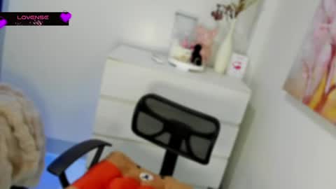 Snapshot of beautiful_mistake chatting on 04/26/26, 10:24 Aleah Mendez online show from 04/26/26, 10:24