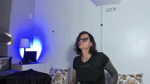 Snapshot of beautifull_wild_girl chatting on 03/03/26, 07:20 maria online show from 03/03/26, 07:20