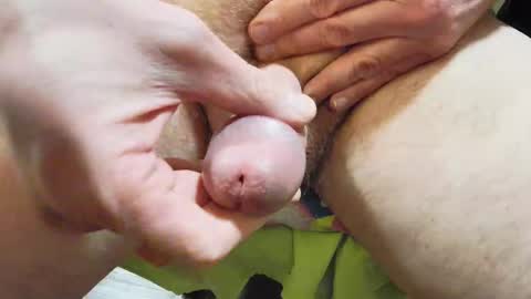 Snapshot of beautifulpurplemushroomhead chatting on 11/02/25, 03:31 I have one online show from 11/02/25, 03:31