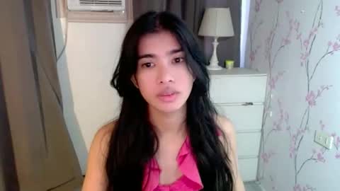 Snapshot of beautifultrixie chatting on 05/13/26, 03:48 TRIXIE online show from 05/13/26, 03:48