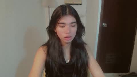 Snapshot of beautifultrixie chatting on 05/18/26, 03:02 TRIXIE online show from 05/18/26, 03:02
