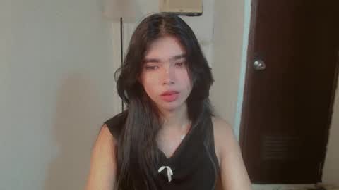 Snapshot of beautifultrixie chatting on 05/18/26, 04:07 TRIXIE online show from 05/18/26, 04:07