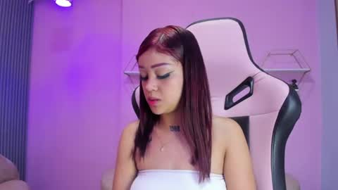 Snapshot of beautty_woman_ chatting on 06/20/26, 10:29 Sara online show from 06/20/26, 10:29