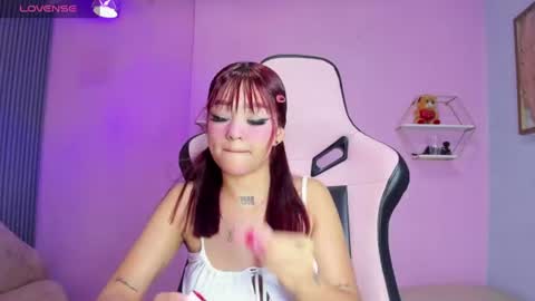 Snapshot of beautty_woman_ chatting on 07/11/26, 10:51 Sara online show from 07/11/26, 10:51
