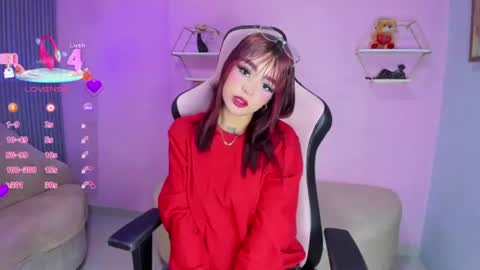 Snapshot of beautty_woman_ chatting on 07/24/26, 10:35 Sara online show from 07/24/26, 10:35