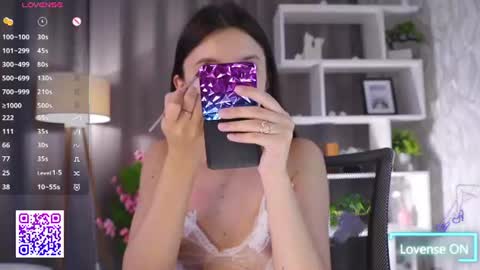 Snapshot of beauty_fuel chatting on 06/20/26, 04:37 Polly online show from 06/20/26, 04:37