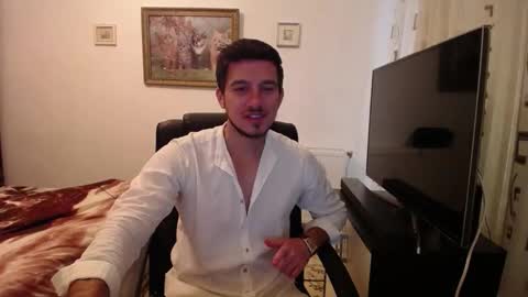 Snapshot of beauty_hard_beast chatting on 09/22/25, 11:45 Mia and Jake online show from 09/22/25, 11:45