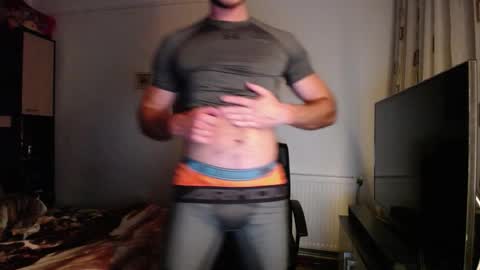 Snapshot of beauty_hard_beast chatting on 09/23/25, 01:08 Mia and Jake online show from 09/23/25, 01:08