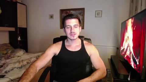 Snapshot of beauty_hard_beast chatting on 10/10/25, 10:20 Mia and Jake online show from 10/10/25, 10:20