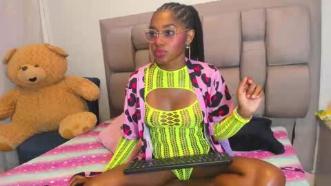 beauty_luci online show from 10/07/25, 09:56