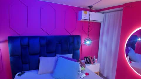 Chantall online show from 12/04/25, 11:08