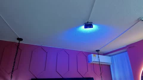 Chantall online show from 12/20/25, 11:39