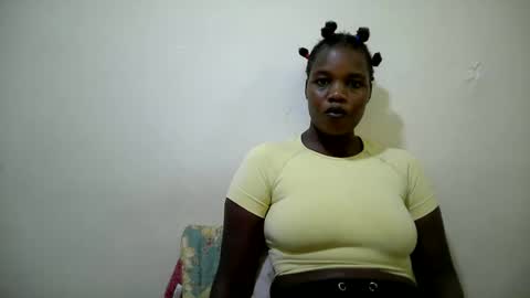 beauty_nina1 online show from 11/19/25, 04:18
