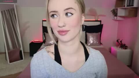 beauty Sasha online show from 11/18/25, 02:43