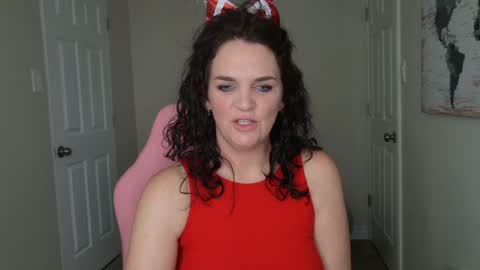 Snapshot of beautybetty666 chatting on 12/26/24, 11:35 Betty online show from 12/26/24, 11:35