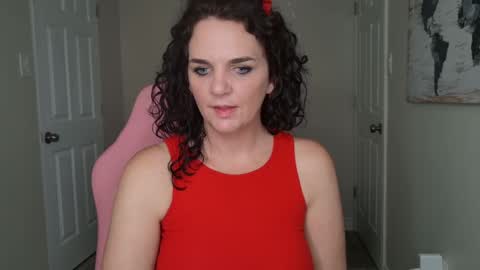 Snapshot of beautybetty666 chatting on 12/27/24, 07:14 Betty online show from 12/27/24, 07:14