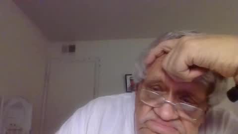 Snapshot of beautytomyeyes chatting on 02/02/25, 01:12 beautytomyeyes online show from 02/02/25, 01:12