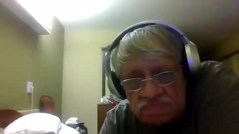 Snapshot of beautytomyeyes chatting on 10/10/25, 12:31 beautytomyeyes online show from 10/10/25, 12:31