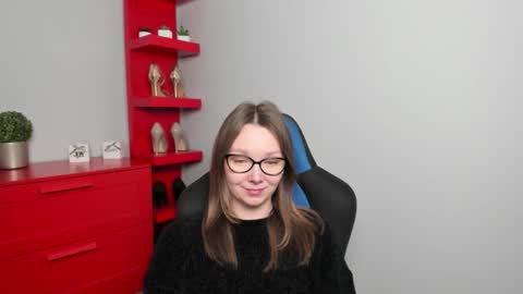 Zoe online show from 11/05/25, 06:57