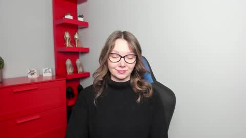 Zoe online show from 11/17/25, 07:25