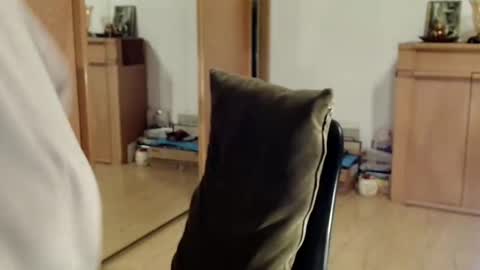 Raluca online show from 11/11/25, 08:20