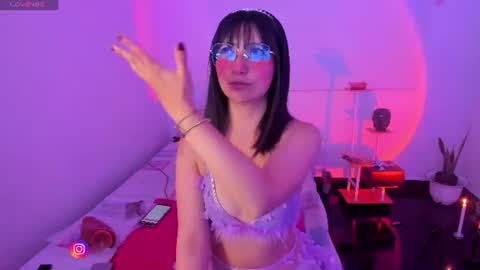 Snapshot of becca_be_ chatting on 06/19/26, 03:55 Becca is here online show from 06/19/26, 03:55