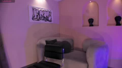 Am Becca online show from 11/18/25, 06:34