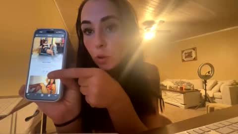 Snapshot of beccaraexoxo chatting on 05/29/26, 02:42 beccaraexoxo online show from 05/29/26, 02:42
