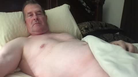 Snapshot of beckett2026 chatting on 11/12/25, 01:00 beckett2026 online show from 11/12/25, 01:00