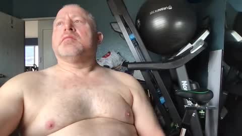 Snapshot of beckster040 chatting on 02/03/25, 06:49 beckster online show from 02/03/25, 06:49