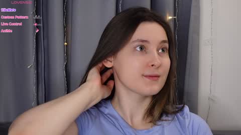 Snapshot of beckymartens chatting on 10/17/25, 01:53 BeckyMartens come join me on    while im offline here  online show from 10/17/25, 01:53