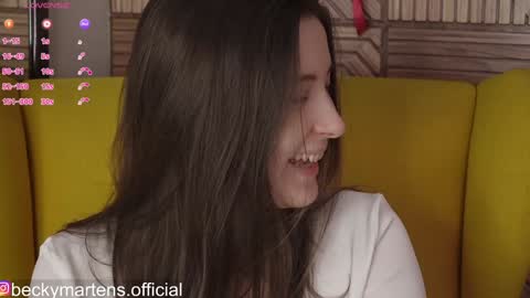 Snapshot of beckymartens chatting on 02/22/26, 04:02 BeckyMartens come join me on while im offline here online show from 02/22/26, 04:02