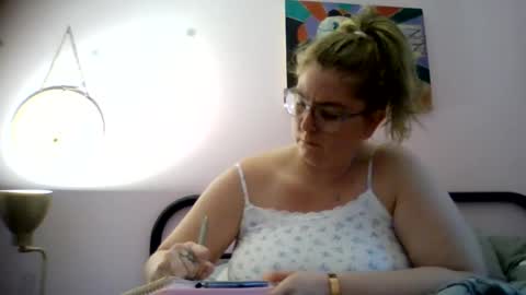 Snapshot of bedbandits chatting on 09/29/25, 10:31 Bedbandits69 online show from 09/29/25, 10:31