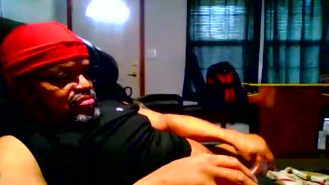 Snapshot of beef69dog chatting on 06/06/26, 02:44 BEEF69DOG online show from 06/06/26, 02:44
