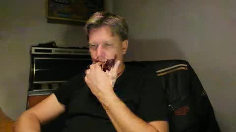 Snapshot of beefeater_7 chatting on 09/29/25, 07:51 beefeater_7 online show from 09/29/25, 07:51