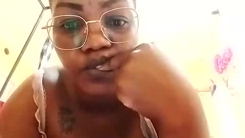 beencee2 online show from 02/03/25, 07:29