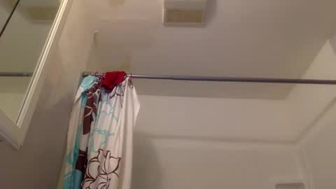 Snapshot of beenduckedoff chatting on 11/14/25, 02:27 beenduckedoff online show from 11/14/25, 02:27