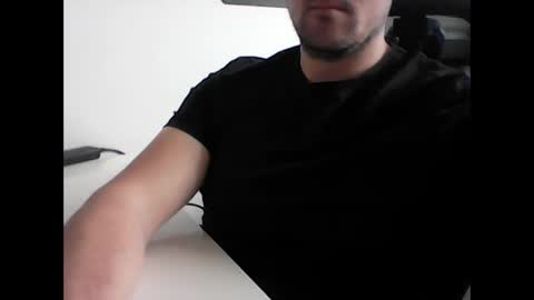 beenee3 online show from 04/10/26, 06:18