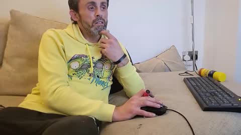 begbestuk online show from 11/05/25, 03:17