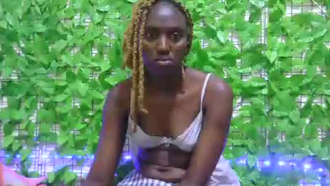 Snapshot of beib_love chatting on 09/15/25, 03:06 beib_love online show from 09/15/25, 03:06