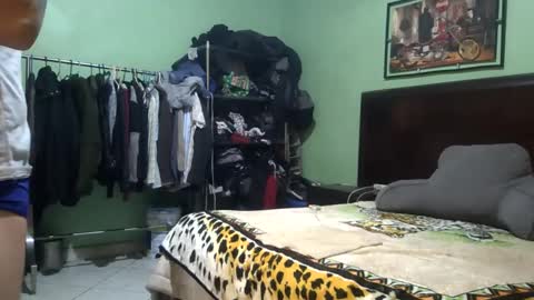 Snapshot of beibyleon69 chatting on 02/03/25, 02:47 beibyleon69 online show from 02/03/25, 02:47