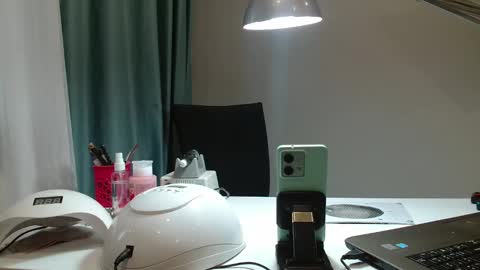 kevin and Bella online show from 01/10/25, 07:25