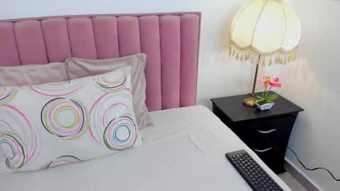 Snapshot of bela_rossee chatting on 10/20/25, 08:53 Bela online show from 10/20/25, 08:53