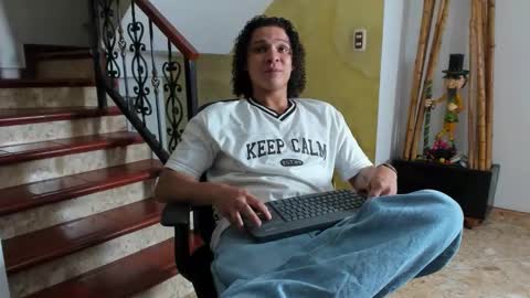 independent model online show from 11/08/25, 01:06